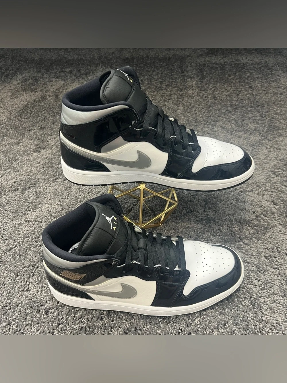 Jordan 1 Mid SE Men’s Size 12 Patent Black White Metallic Silver Gold HV0789-010